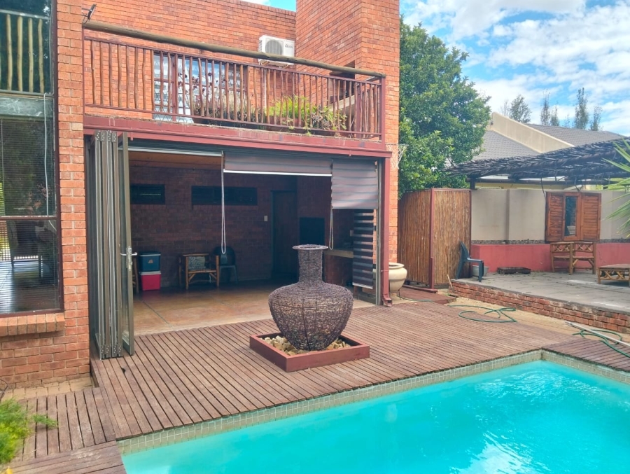 4 Bedroom Property for Sale in Pellissier Free State